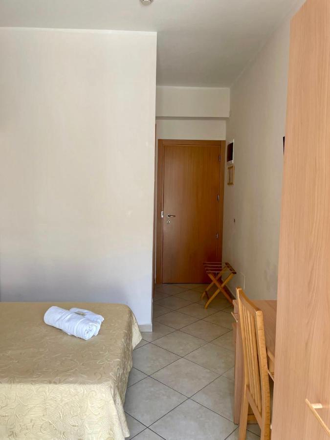 Hotel Favorita Чезенатико Екстериор снимка