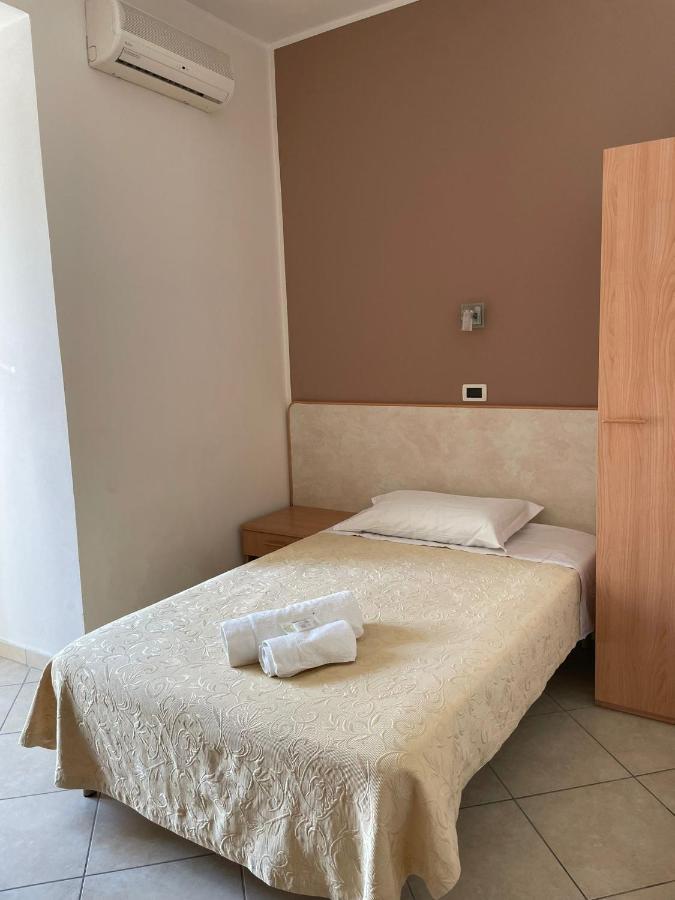 Hotel Favorita Чезенатико Екстериор снимка